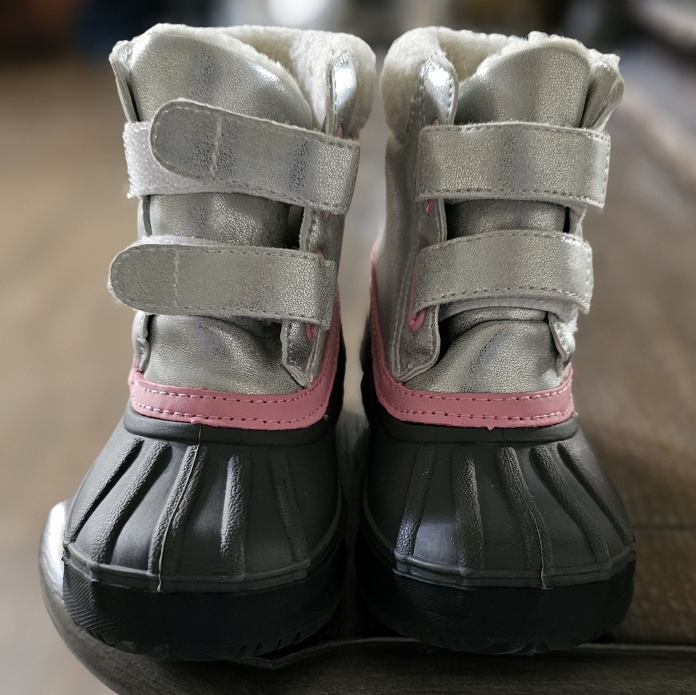 Like NEW Toddler Winter Boots size 8